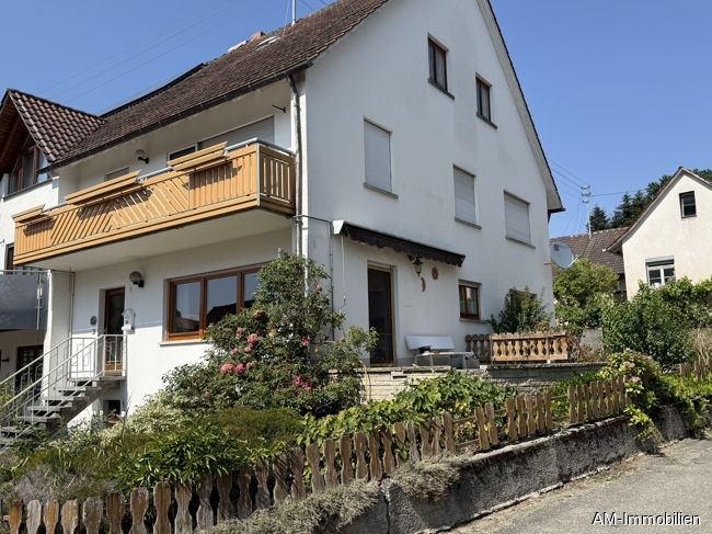 Ehemaliges Bauernhaus mit großer Scheune in ruhiger Lage!